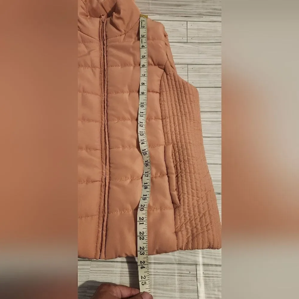 New York And Co. Puffer Vest in Pink Blush Size Medium - Picture 3 of 9